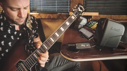 Vista 7 de IK Multimedia iRig HD 2 interfaz de audio de guitarra para iPhone, iPad, Mac, iOS y PC con cables USB-C, Lightning y USB y grabación de música de 24