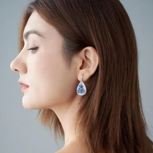 Vista 18 de Pressed Flower Earrings,Handmade Forget-Me-Not and Queen Anne's Lace Wildflower Earrings,Unique Resin Dried Flower,Perfect for Parties