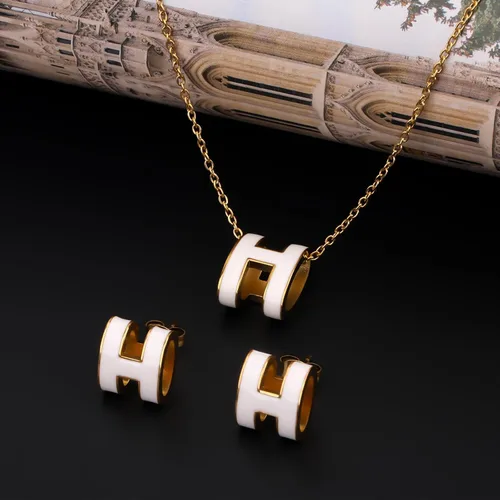 Vista 2 de 2 Pieces of Necklaces for Women 18k Gold Plated H Necklace Earrings for Women Jewelry Set Girl Valentine's Day Birthday Gifts