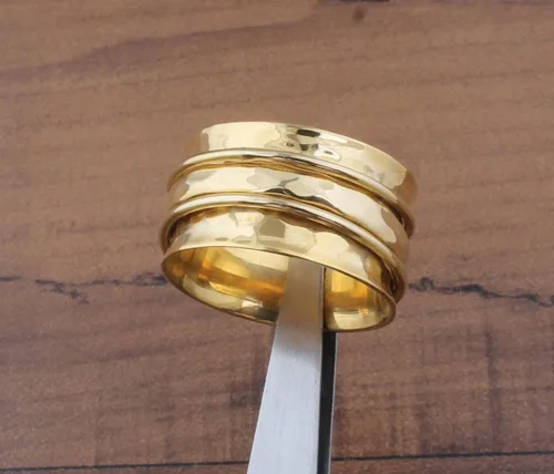Vista 3 de Gold Plated Spinner Ring, Gold Plated Brass Fidget Anxiety Spinner Ring, Peridot Band For Women, Hand Hammered Worry Spinner Ring Gift