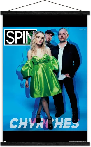 Vista 18 de Trends International SPIN Magazine - Póster de pared CHVRCHES 21, 14.725 x 22.375 pulgadas, versión enmarcada de madera de granero