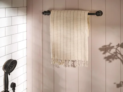 Vista 5 de Moen 3636EPBL - Ducha de mano de cuatro funciones de rendimiento ecológico con soporte de pared y manguera de 69 pulgadas, negro mate