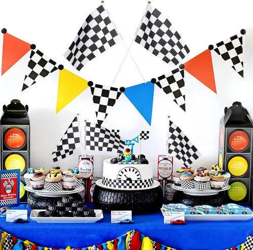 Vista 6 de 30 Piezas Banderas de Carreras a Cuadros en Blanco y Negro con Palo, Pequeñas Mini Banderas de Mano para Coches de Carreras, Decoraciones