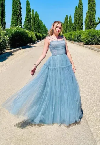 Vista 6 de Vestido de graduación de tul para mujer, vestido de fiesta de noche acampanado 2024 sin espalda, vestidos de dama de honor, tirantes delgados