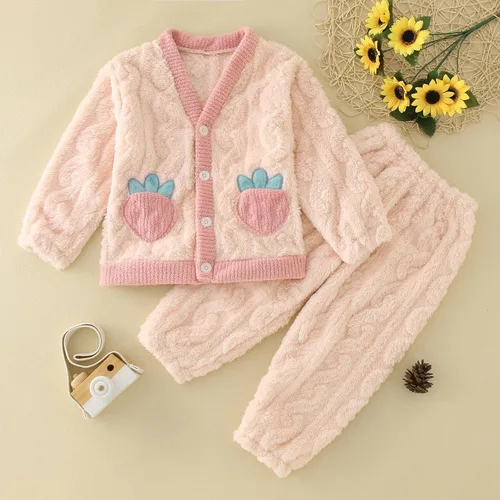 Vista 3 de TBUIALL Ropa de otoño e invierno para niñas pequeñas, manga larga, estampado de fresas, pantalones, 2