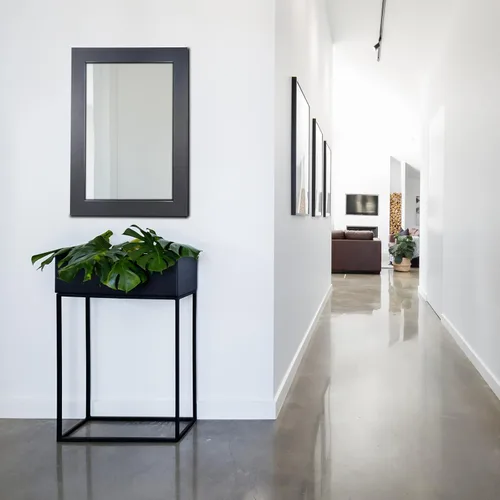 Vista 4 de Syndra Espejo Rectangular con Marco Rústico de 20x28'' Montado en Pared Espejo de Tocador Rústico con Marco de Madera Grande Espejo de Baño
