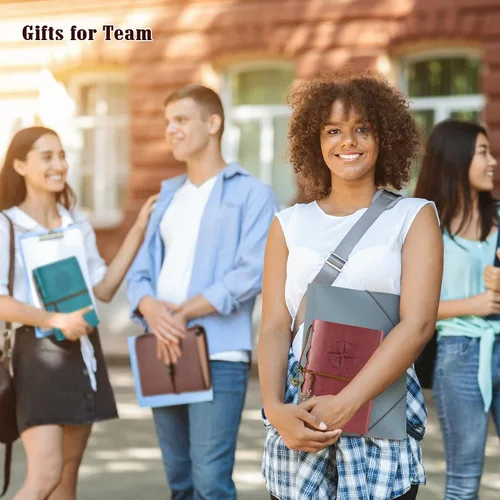 Vista 6 de Paquete de 7 cuadernos, diario de viaje de cuero PU recargable para escribir, diarios a granel para mujeres y hombres, regalos para estudiantes