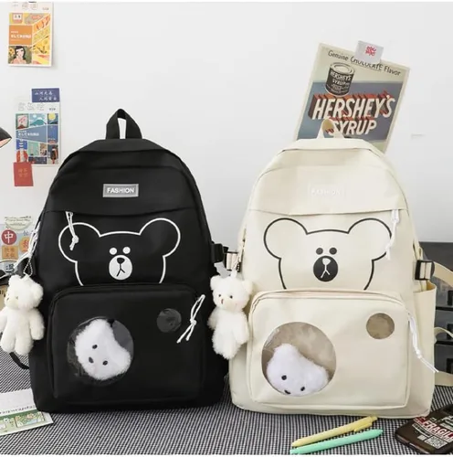Vista 4 de Mochila de viaje con diseño de oso lindo para mujer, 5 piezas, con colgante kawaii, animé japonés, mochila escolar, Negro