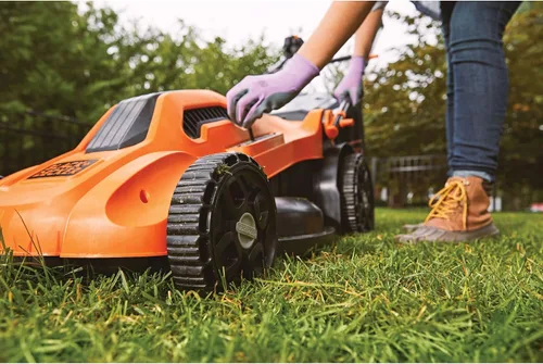 Vista 11 de BLACK+DECKER Cortacésped eléctrico con cable, 13 amperios, plataforma de corte de 20 pulgadas, ajuste de altura de 6 ajustes, almacenamiento