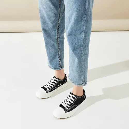 Vista 9 de Zapatos de lona transpirables para mujer, tenis de lona con cordones para mujer, tenis de moda de caña baja, tenis clásicos en blanco y negro