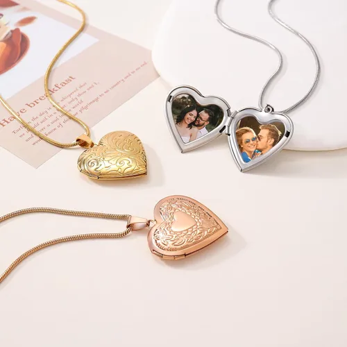 Vista 4 de Collar con medallón de corazón personalizado para mujer que sostiene fotos medallones de fotos de memoria personalizables personalizables cualquier