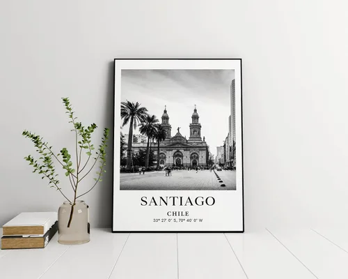 Vista 2 de Cartel de Santiago, foto de Santiago, foto de Chile, fotografía de América del Sur, Ciudades del mundo en blanco y negro, póster de viaje