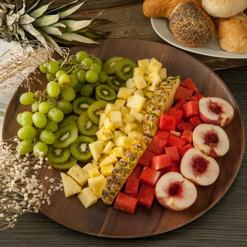 Vista 5 de Carlisle FoodService Products Epicure - Plato redondo de plástico, 18 pulgadas, grano de madera oscuro