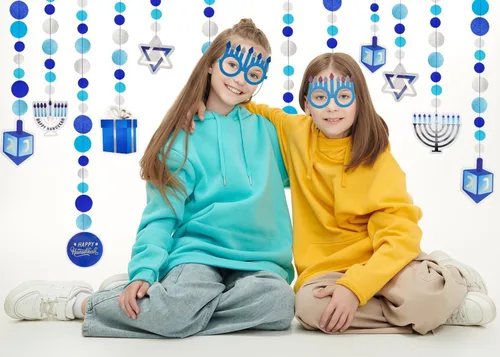 Vista 7 de The Dreidel Company Lentes Happy Hanukkah, regalos de fiesta y accesorios de fiesta, colores surtidos para niños