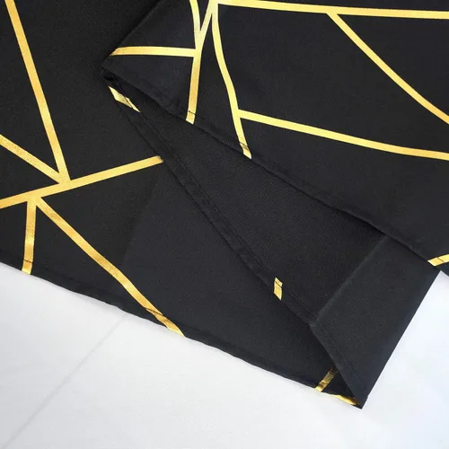 Vista 8 de Mesa cuadrada de poliéster de 54 x 54 pulgadas, color negro con diseño geométrico metálico dorado