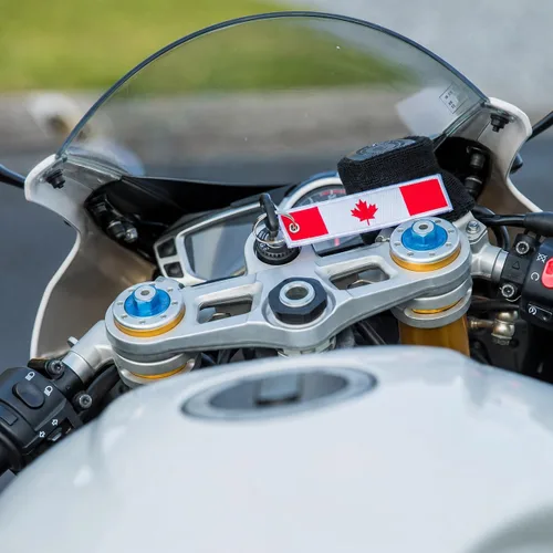 Vista 5 de Llavero de bandera con llavero, EDC para motocicletas, scooters, coches y regalos Canadá