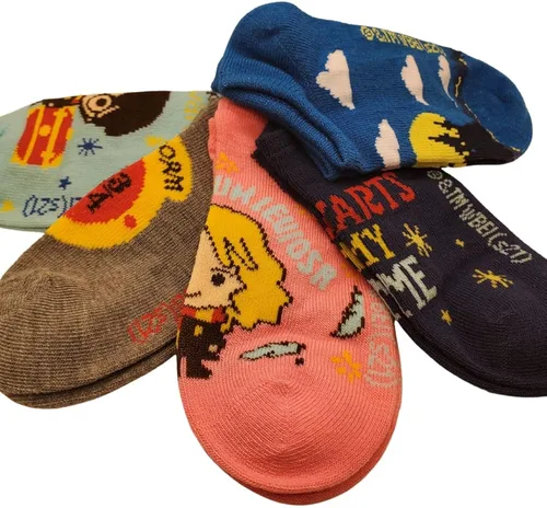 Vista 3 de Harry Potter Paquete de 5 calcetines invisibles para niños o niñas, 3 opciones de patrón, personajes y casas de Hogwarts, talla 6-8.5, Harry Potter