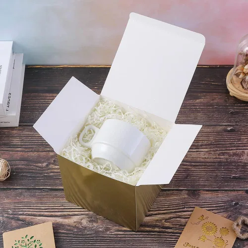 Vista 3 de Caja de regalo cuadrada para todas las ocasiones, pack de 12 unidades, de Ezek , L, Dorado