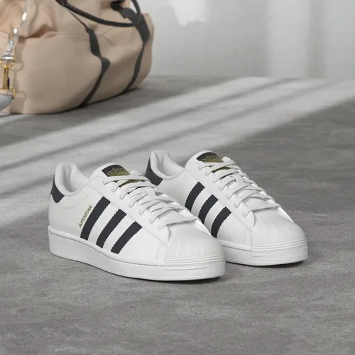 Vista 7 de Adidas Tenis Superstar para mujer