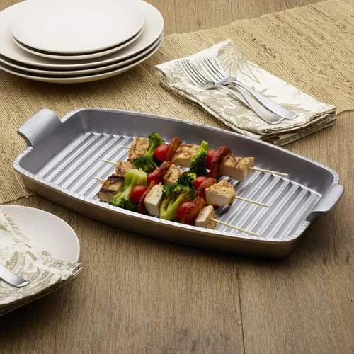 Vista 5 de Wilton Armetale Gourmet Grillware - Plancha con asas, 18.5 pulgadas