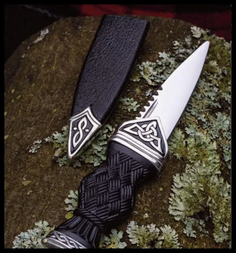 Vista 3 de Cresta del clan entrelazado Duncan Sgian Dubh