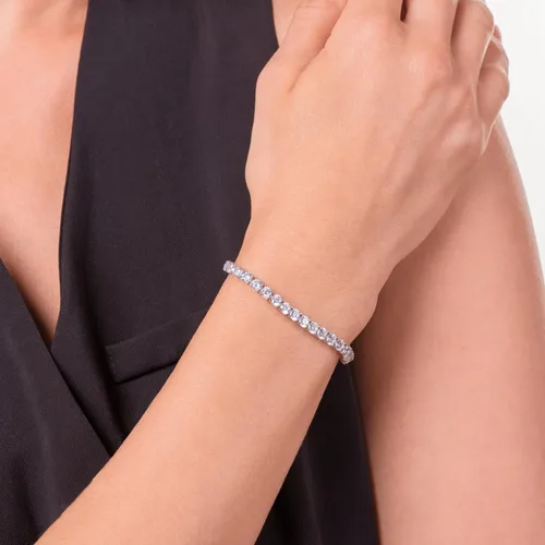 Vista 2 de Tienda Essentials Brazalete de tenis de plata de ley con circonia cúbica de corte redondo
