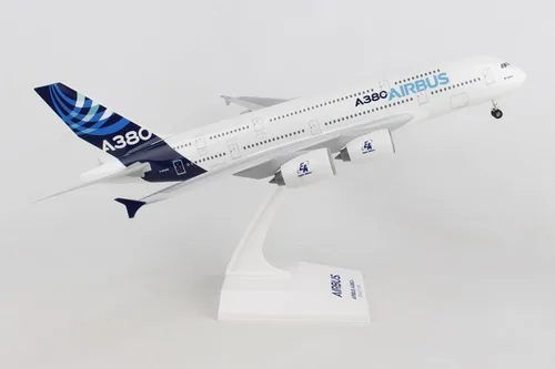 Vista 4 de Daron Skymarks Airbus A380-800 H/C con tren de aterrizaje, escala 1/200, blanco