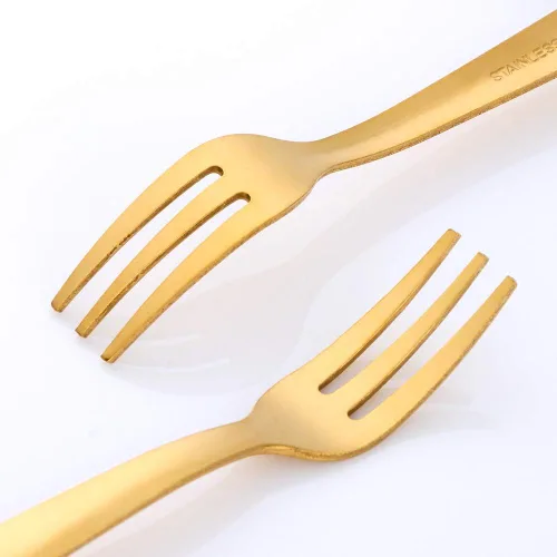 Vista 4 de Buyer Star Juego de 24 tenedores dorados de 5.5 pulgadas para ostras, de acero inoxidable, tenedores de pastelería para restaurante, hotel