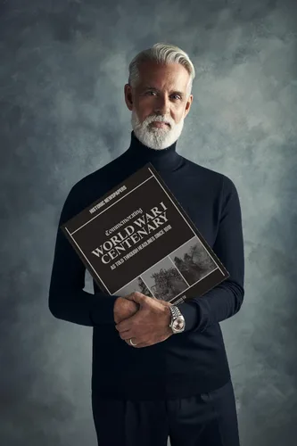 Vista 9 de Signature gifts Libro de historia de periódico de guerra personalizado – Regalo educativo de recuerdo de guerra contado a través de la cobertura