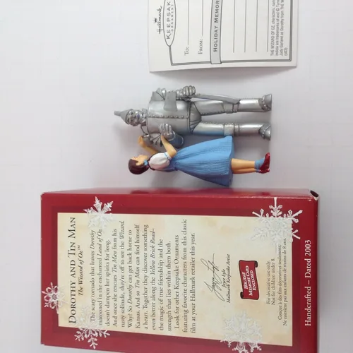 Vista 4 de Hallmark Dorothy y el hombre de hojalata del mago de Oz Ornamento