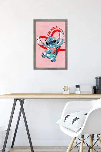 Vista 6 de Trends International Disney Lilo and Stitch - Póster de pared de corazones, 22.4 pulgadas de largo x 14.7 pulgadas, versión enmarcada en madera