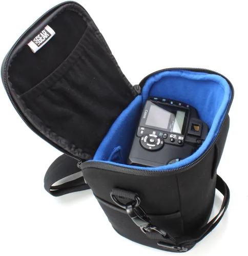Vista 2 de USA GEAR Bolsa compacta para guardar cámara con cobertor para lluvia y correa para hombro