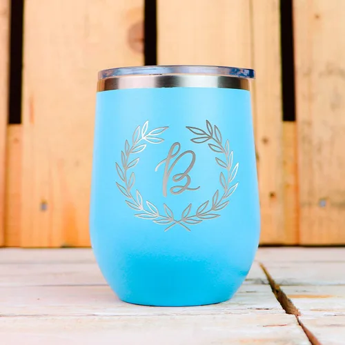 Vista 6 de Regalos para el Día de la Madre para mamá, vaso de vino personalizado con tapa, 12 onzas, negro, regalos personalizados para mujeres, vasos aislados