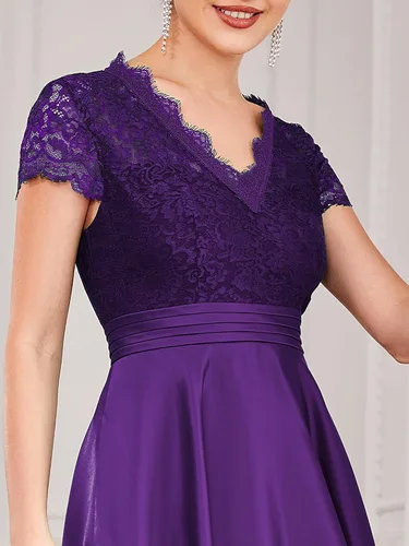 Vista 5 de Ever-Pretty Vestido de cóctel plisado con cuello en V transparente de encaje para mujer 40400