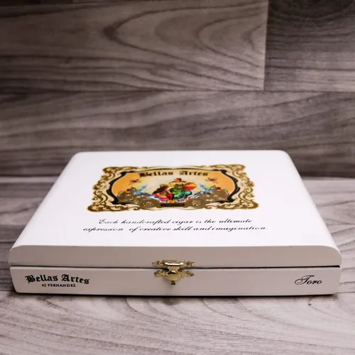 Vista 2 de Bellas Artes Caja de cigarros de Madera Toro Vacía - 9.5" x 7" x 2