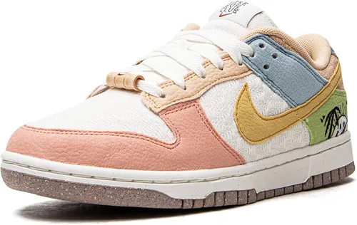 Vista 4 de Nike W Dunk Low SE DQ0265 100 para mujer, talla 10W, VelaOro lijado, 10