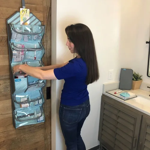 Vista 4 de El organizador de FIV + estación de tiro de MyVitro Guarda medicamentos de FIV 2 productos para ayudarte a prepararte para la FIV
