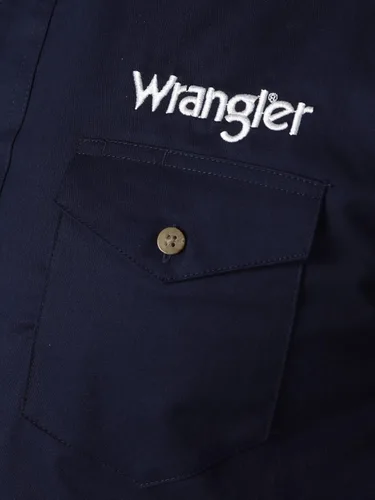Vista 4 de Wrangler Men's Western Logo Two Pocket Long Sleeve Button Shirt