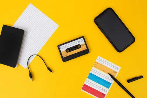 Vista 2 de Suck UK Altavoz de casete - Altavoz Bluetooth retro - Gadgets tecnológicos - Novedad de cinta de casete - Altavoces retro - Altavoces Bluetooth