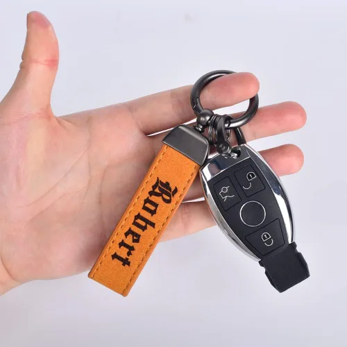 Vista 3 de Llavero de cuero personalizado para automóvil, llaveros universales personalizados para llaveros, con anillo en D antipérdida y 2 llaveros