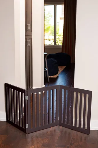 Vista 6 de INTERNET'S BEST Dog Gate - Barrera independiente para mascotas para interiores, valla plegable de madera para perros, puerta extra ancha