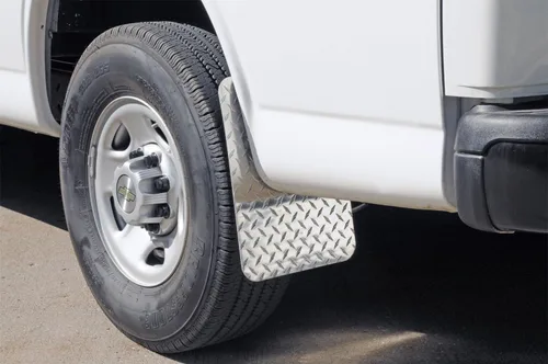 Vista 3 de Dee Zee DZ1800 Guardabarros Brite-Tread de Tamaño Completo