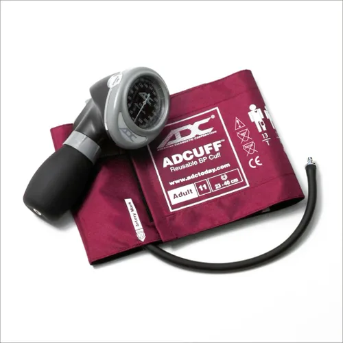 Vista 13 de Tensiómetro aneroide ADC Diagnostix, para adultos, Negro, 1 Features our two-piece Adcuff, Adult size in Black (fits limbs 23-40cm). Includes