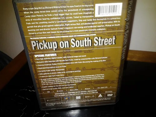Vista 3 de Pickup on South Street (The Criterion Collection)