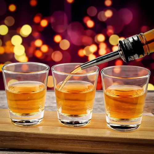 Vista 4 de Juego de 24 vasos de chupito transparentes de 2 onzas / 2.0 fl oz con base pesada vasos de chupito a granel para whisky, tequila, vodka, licor