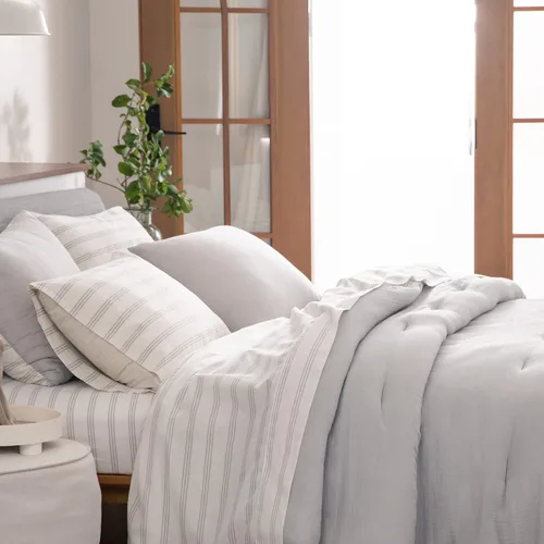 Vista 6 de SHALALA - Juego de ropa de cama ligera de gasa de algodón gris claro, edredones gris claro para cama King, juegos de cama suaves y cálidos con juego