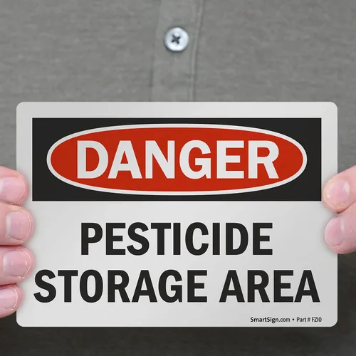 Vista 2 de SmartSign Etiqueta OSHA de 3.5 x 5 pulgadas "Peligro - Área de almacenamiento de pesticidas", poliéster adhesivo laminado de 3 mil, rojo, negro