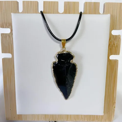 Vista 3 de Tebapi Collar con colgante de obsidiana negra natural para hombres y mujeres, con forma de punta de flecha, dije de piedra de cuarzo con punta