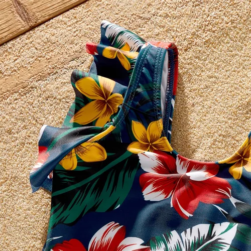 Vista 2 de PATPAT Traje de baño familiar a juego de una pieza con volantes verdes y estampado floral, conjunto de tankini y traje de baño rojo, Verde