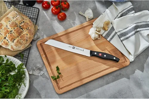 Vista 6 de ZWILLING TWIN Signature - Cuchillo para pan (8 pulgadas)